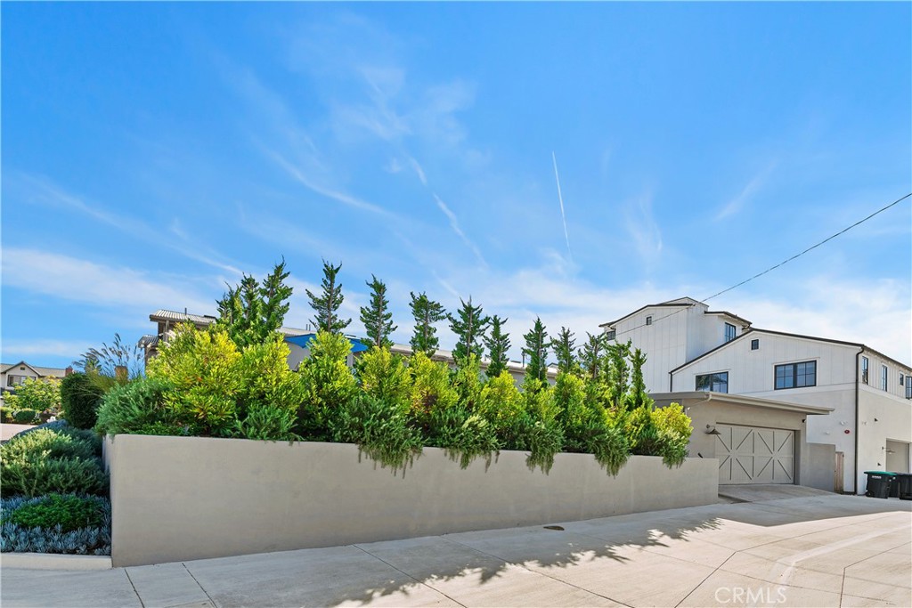 337 Holmwood Drive Property Photo 35