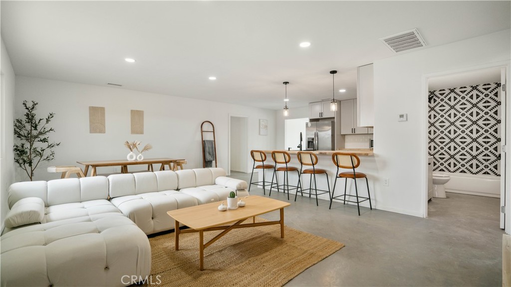 2071 Border Avenue Property Photo 1