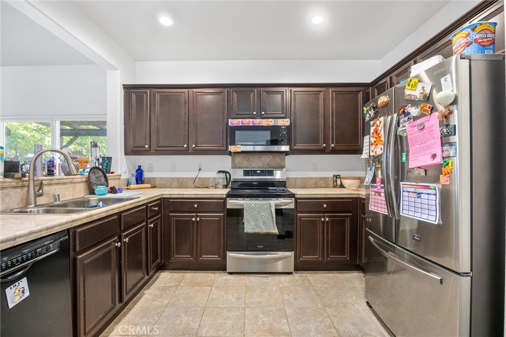 5500 Woodard Ridge Drive Property Photo 10