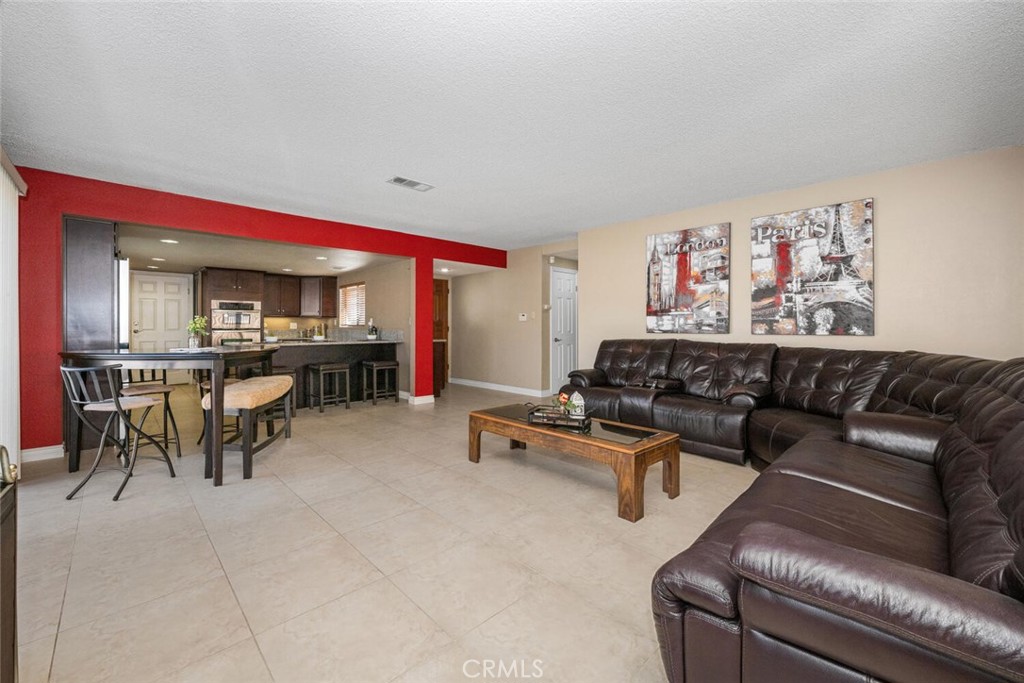 1907 W Orange Property Photo 6