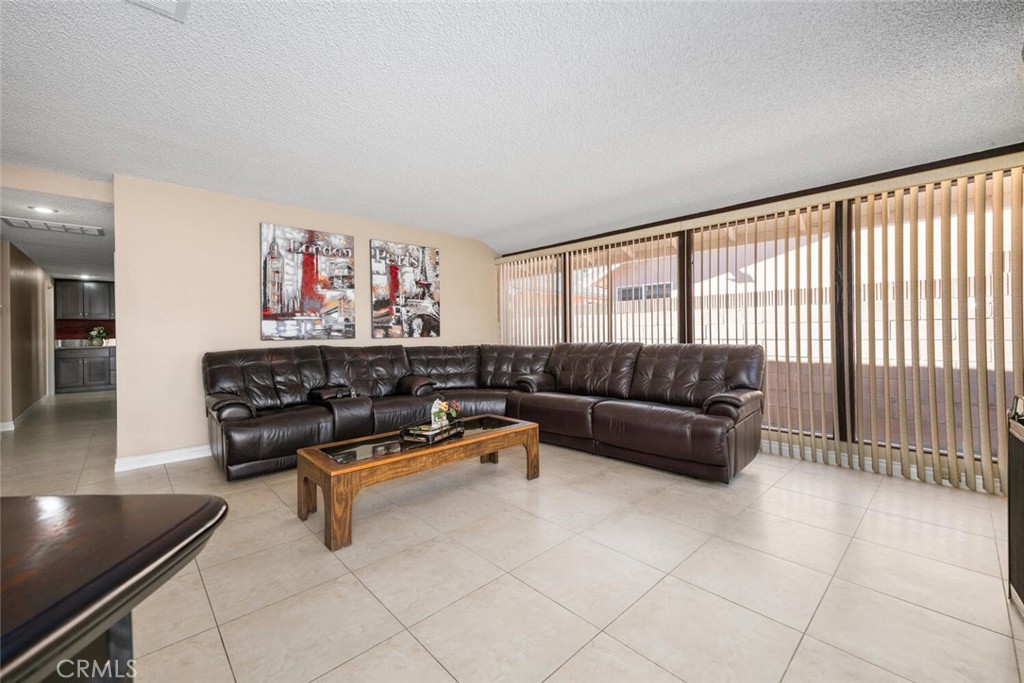 1907 W Orange Property Photo 7