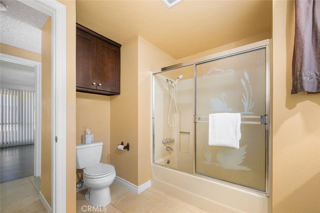 1907 W Orange Property Photo 24