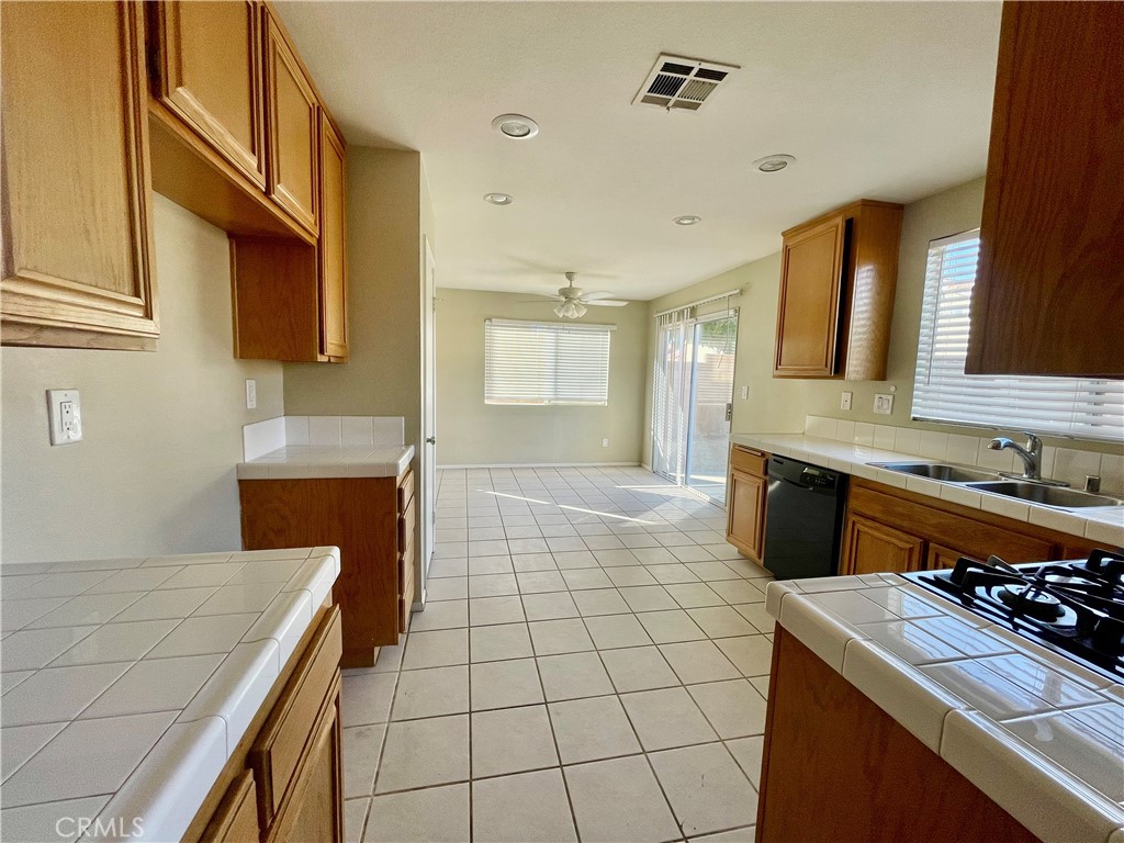 1663 E Avenue J 5 Property Photo 3