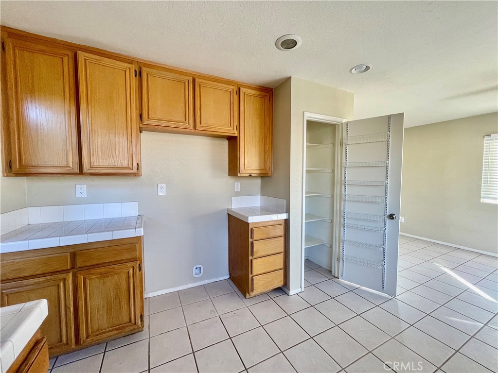 1663 E Avenue J 5 Property Photo 4