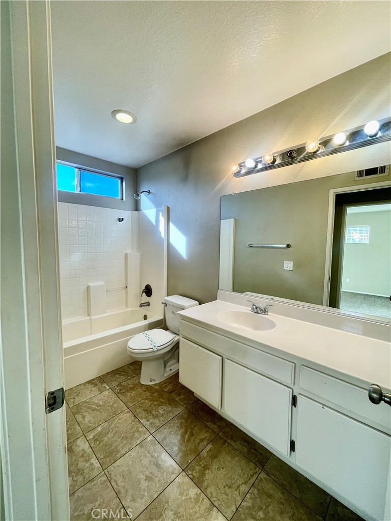 1663 E Avenue J 5 Property Photo 21