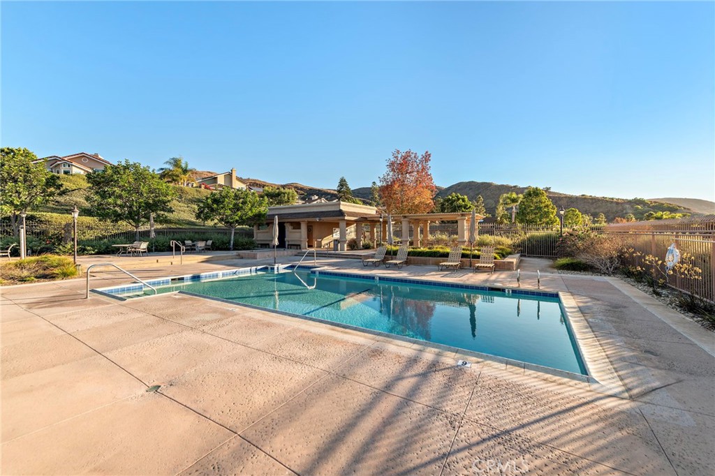 27528 Paseo Verano Property Photo 29
