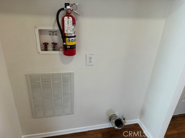 11101 Imperial Highway 48 Property Photo 16