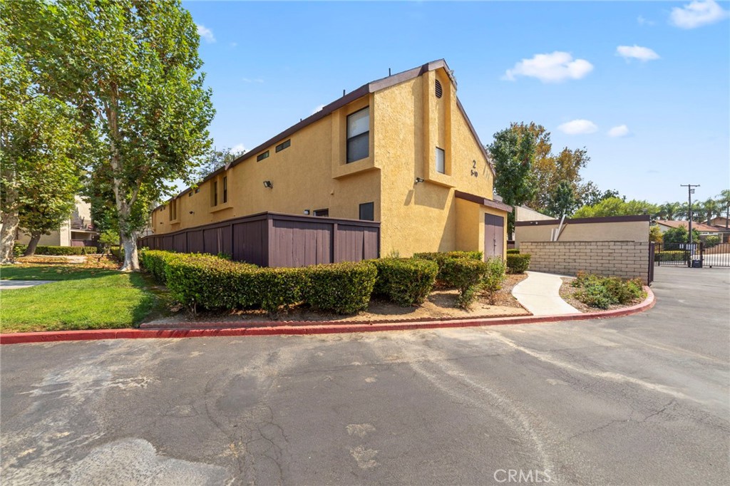 3573 Columbia Avenue Property Photo 5