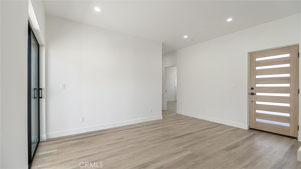 111 E 67th Way Property Photo 8