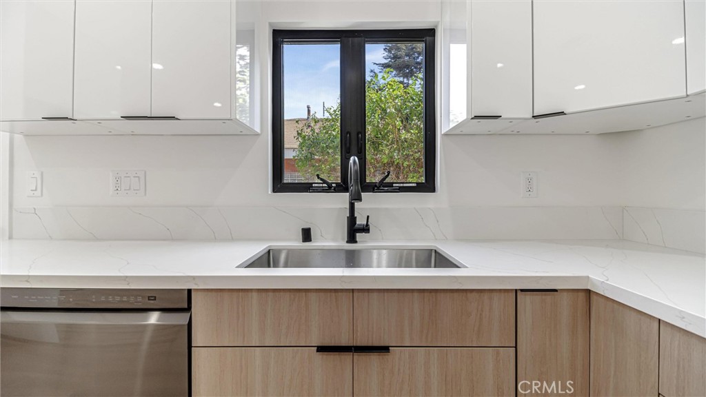 111 E 67th Way Property Photo 16
