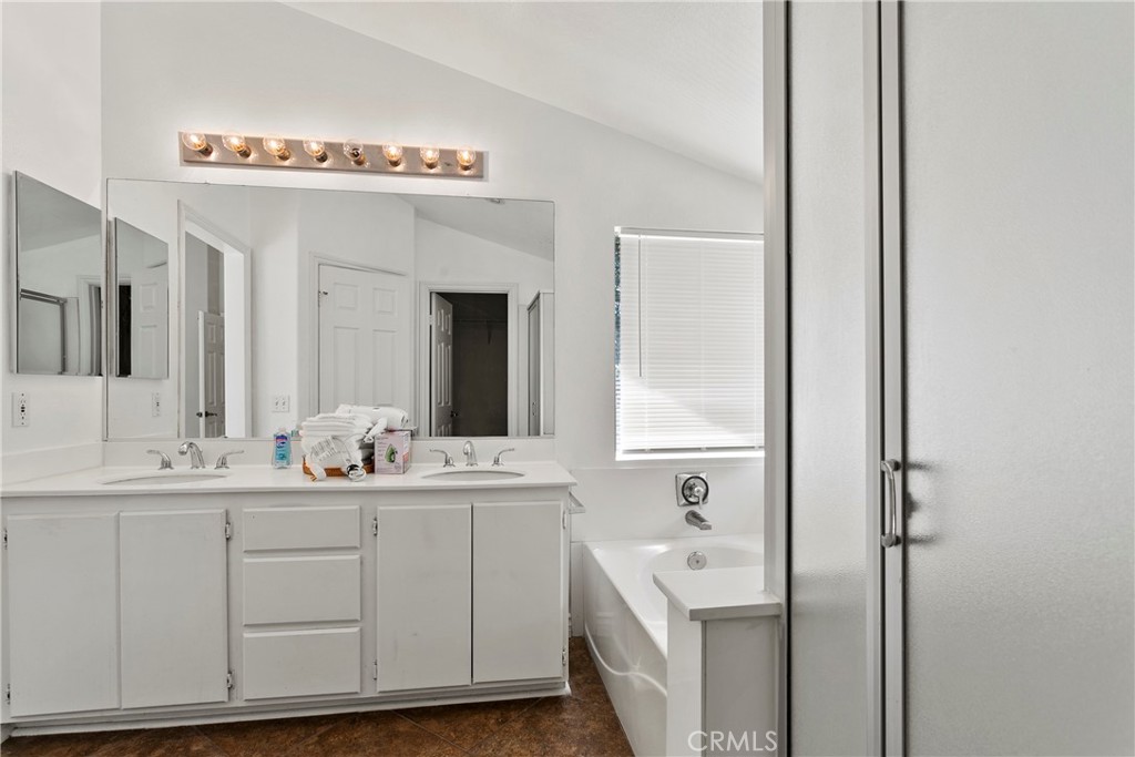 14033 Yorktown Court Property Photo 13