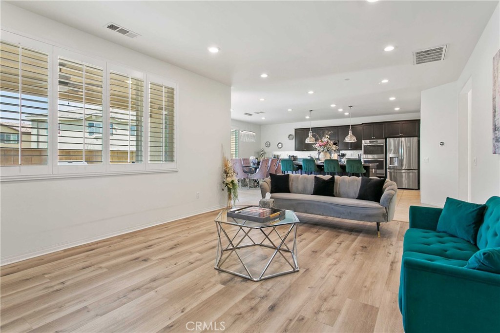 15637 Curry Place Property Photo 3