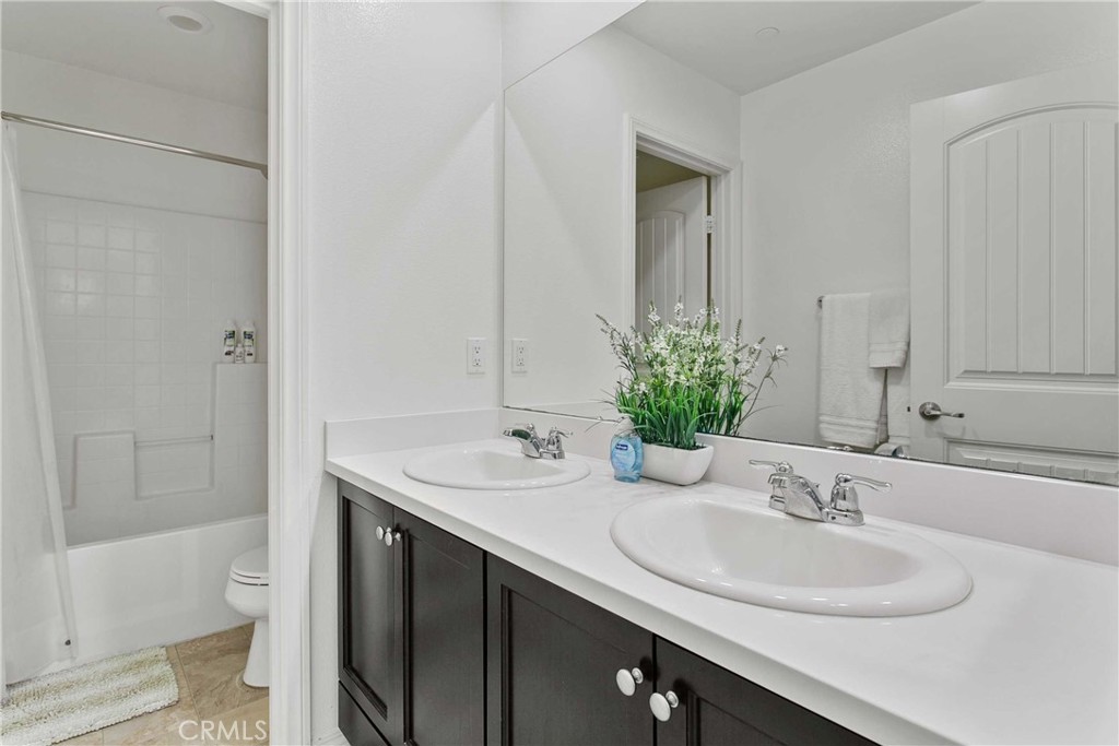 15637 Curry Place Property Photo 12