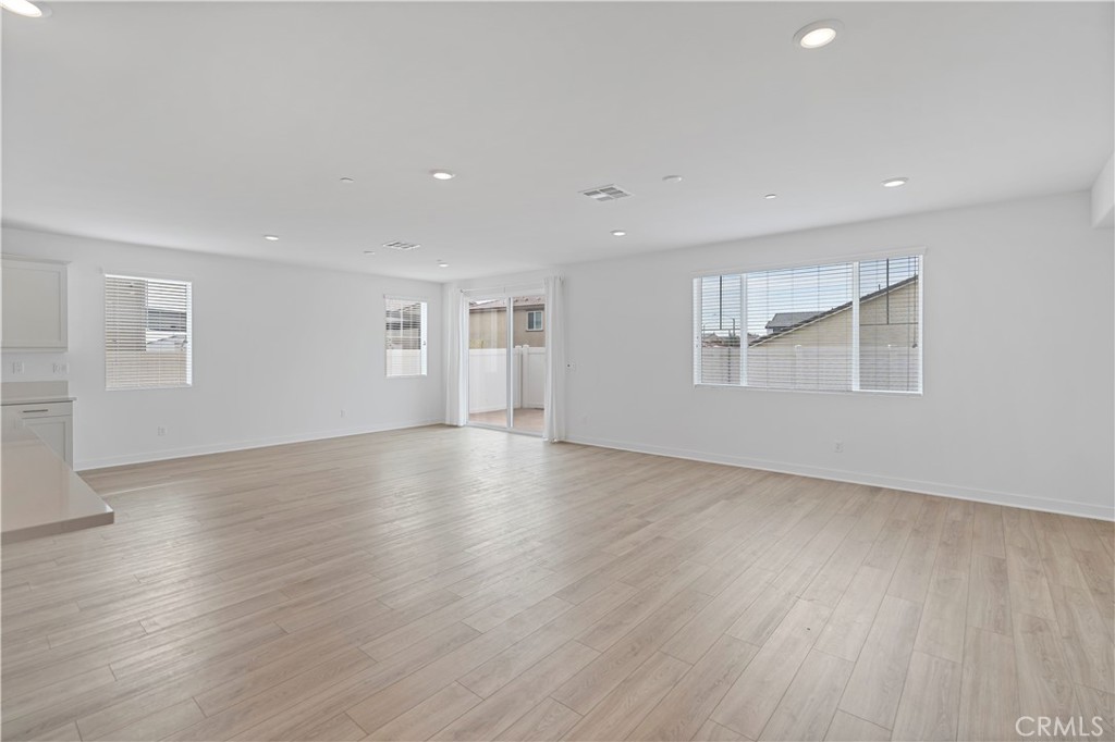2430 Crater Ave Property Photo 4