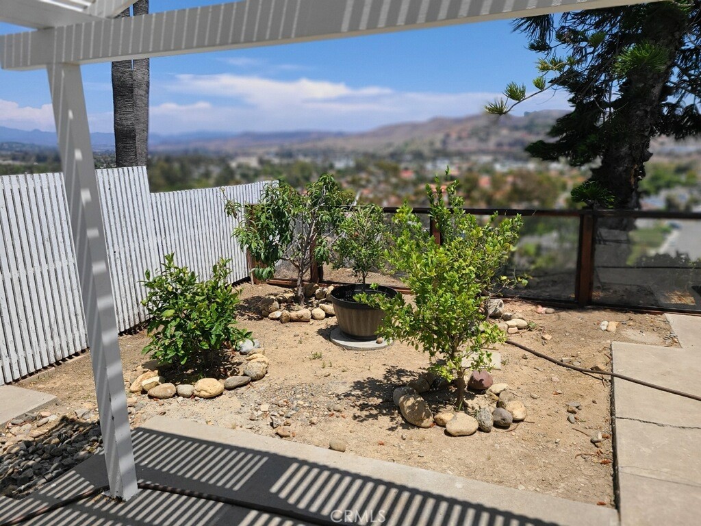 33202 Palo Alto Street Property Photo 27