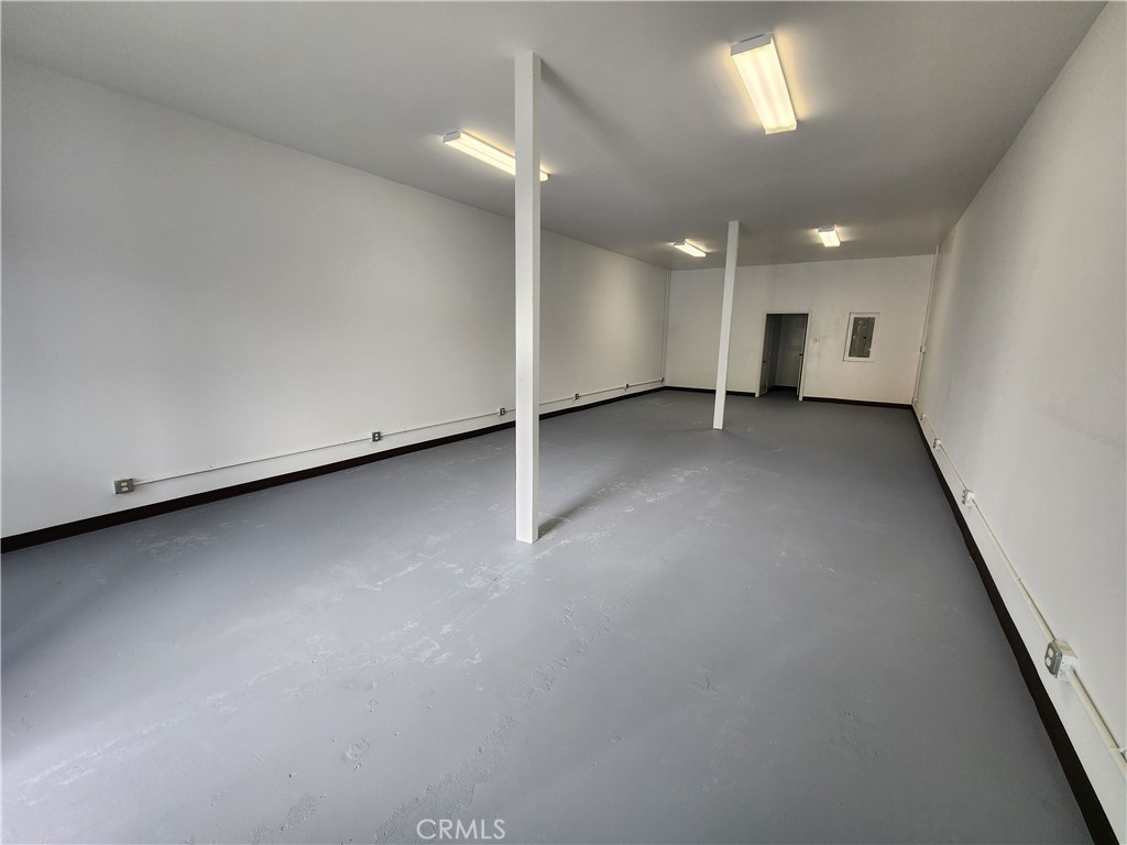 5012 S La Brea Avenue Property Photo 2