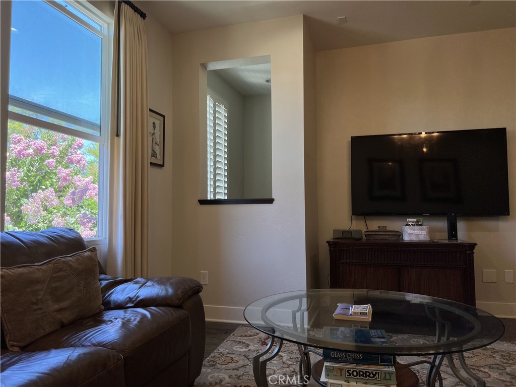 9 Compass Court Property Photo 2