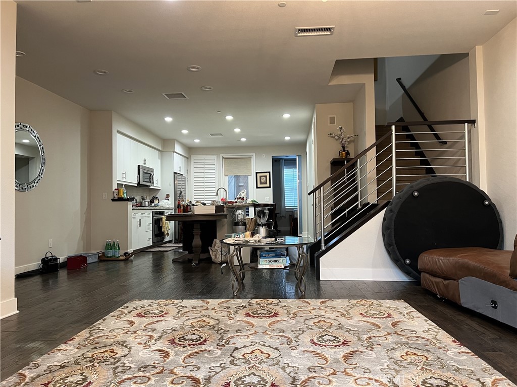9 Compass Court Property Photo 6