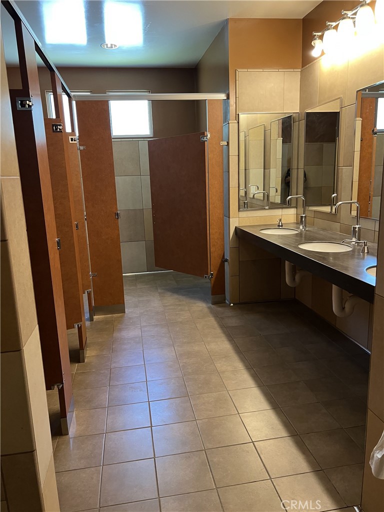 9 Compass Court Property Photo 50