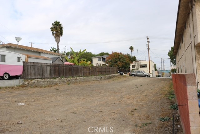 879 W 18th Street Property Photo 2