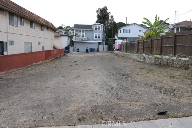 879 W 18th Street Property Photo 4