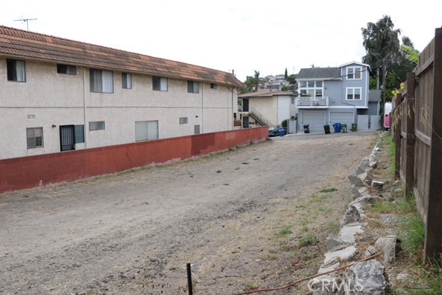 879 W 18th Street Property Photo 5