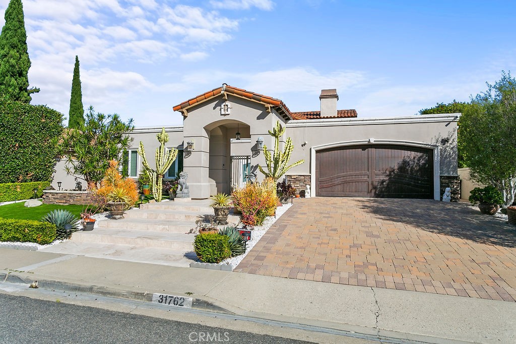 31762 Isle Royal Drive Property Photo 2