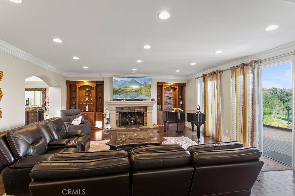 31762 Isle Royal Drive Property Photo 6