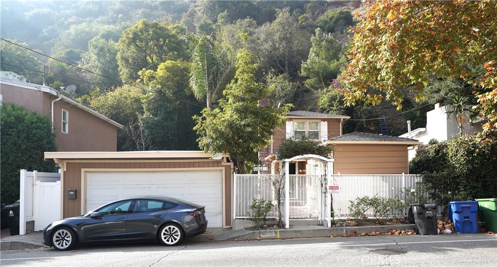 1105 N Beverly Glen Boulevard Property Photo