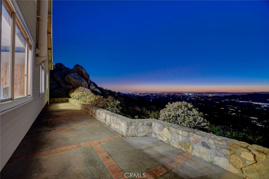 6750 Rainbow Heights Road Property Photo 8