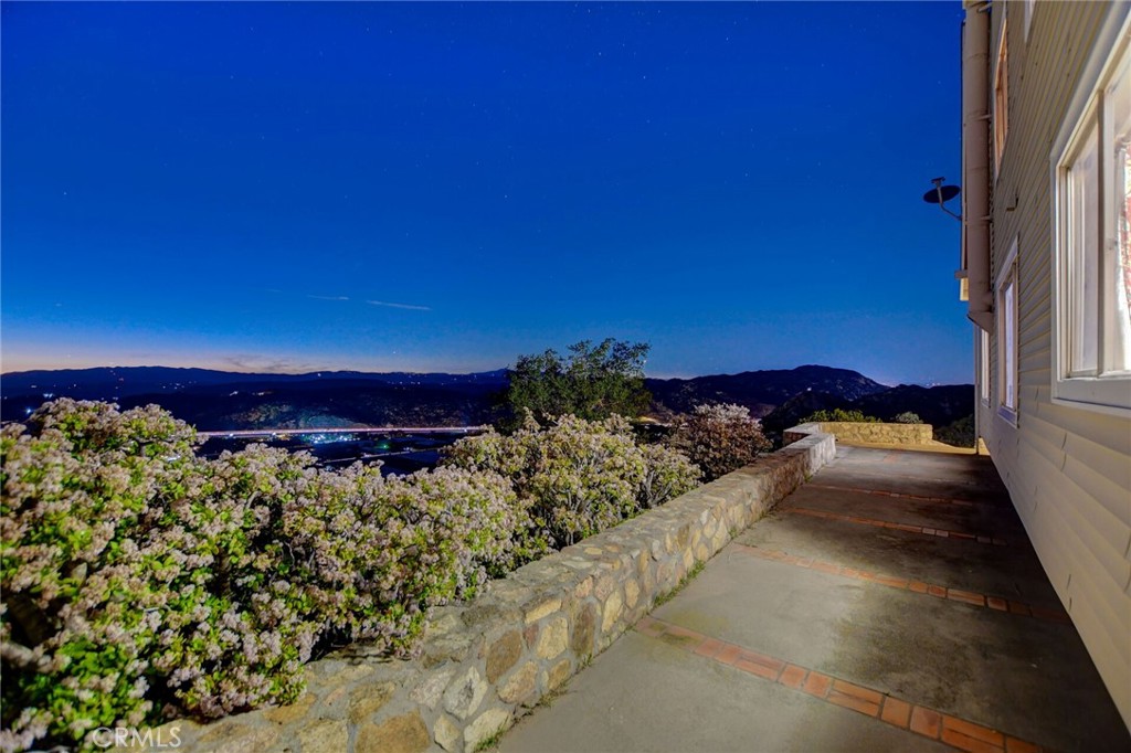 6750 Rainbow Heights Road Property Photo 9