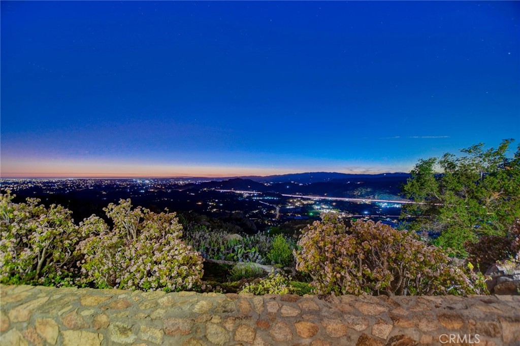 6750 Rainbow Heights Road Property Photo 10