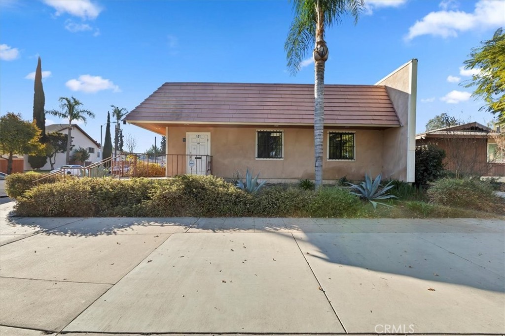702 Crawford Street Property Photo 2