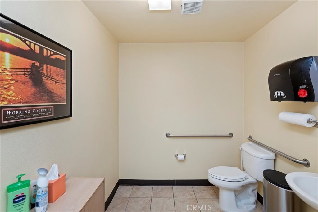 702 Crawford Street Property Photo 22