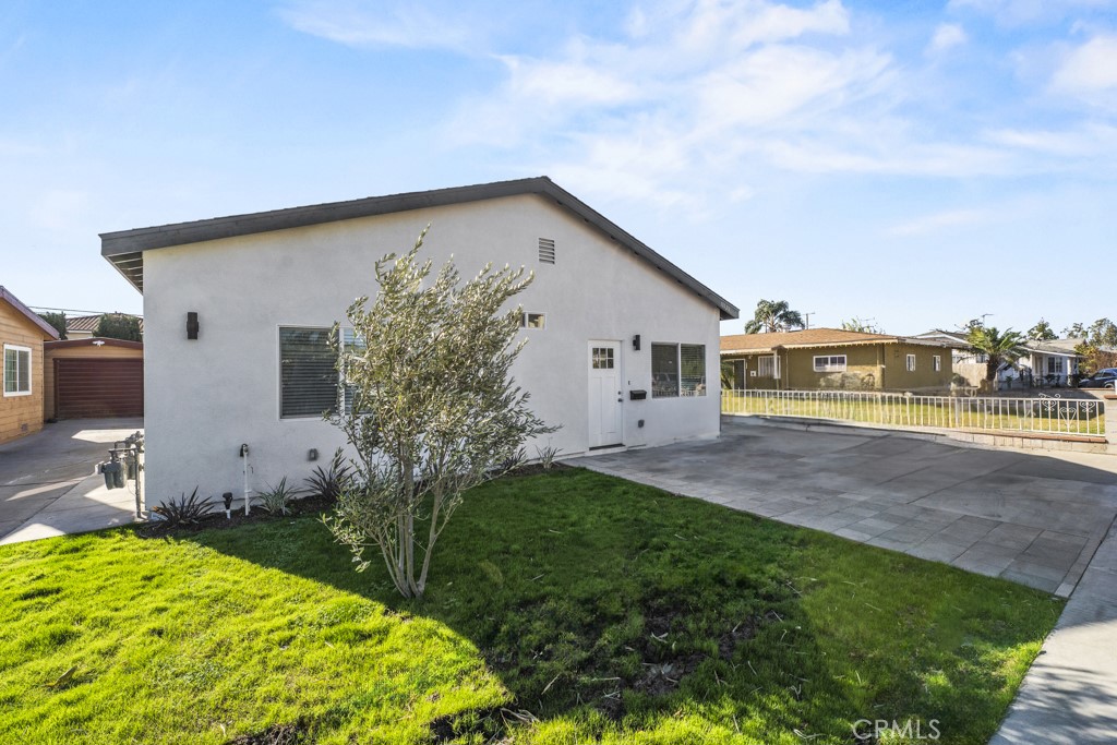 10120 Larson Avenue Property Photo 13