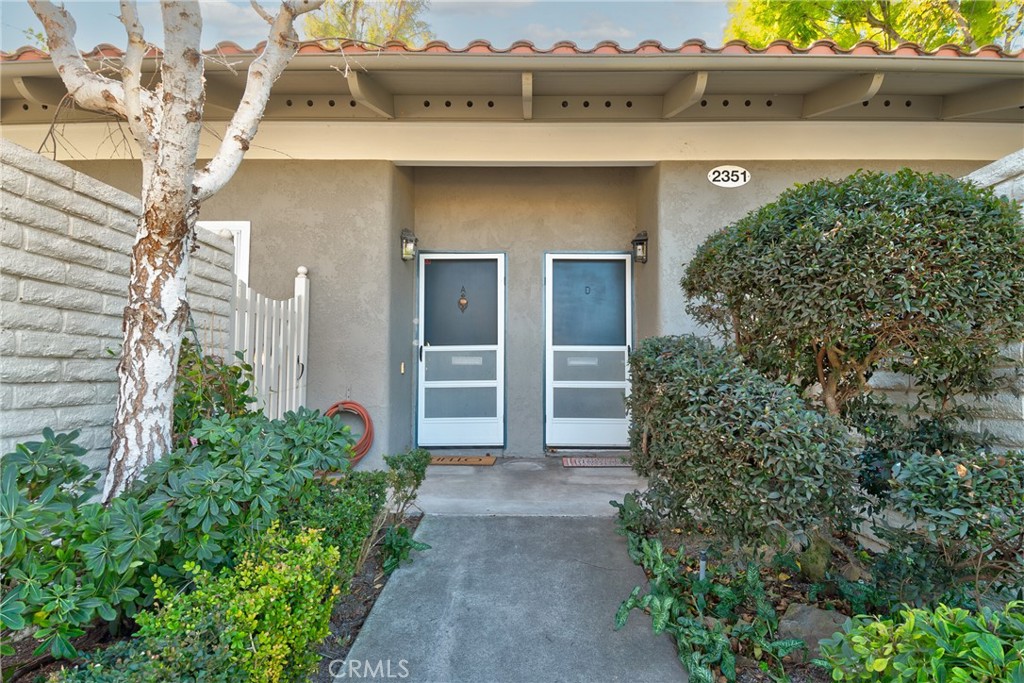 2351 Via Mariposa W A Property Photo 3