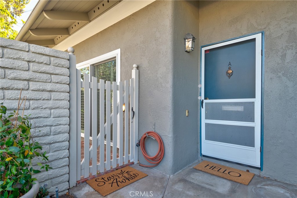 2351 Via Mariposa W A Property Photo 4