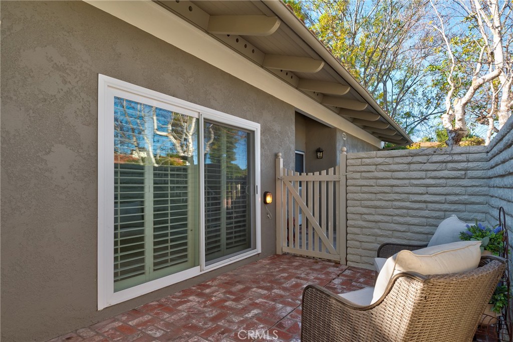 2351 Via Mariposa W A Property Photo 7