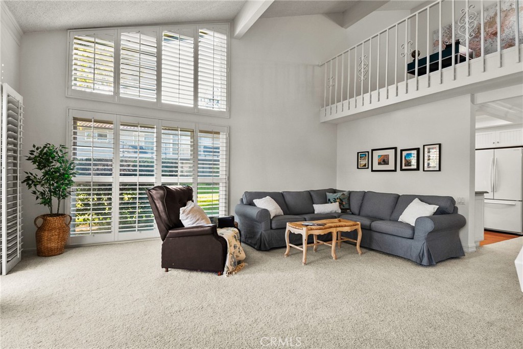 2351 Via Mariposa W A Property Photo 8