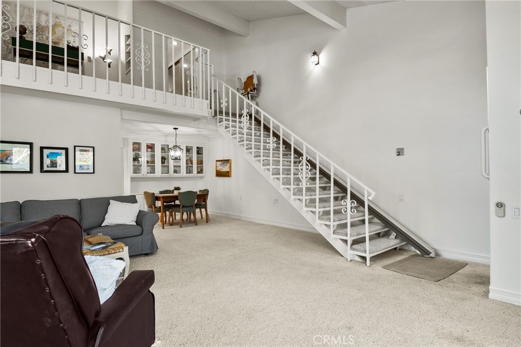 2351 Via Mariposa W A Property Photo 9