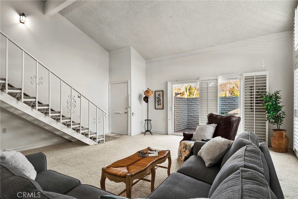 2351 Via Mariposa W A Property Photo 10