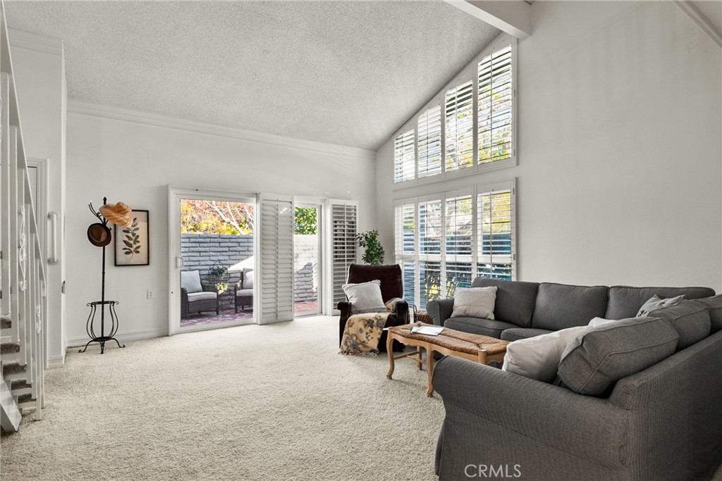 2351 Via Mariposa W A Property Photo 11