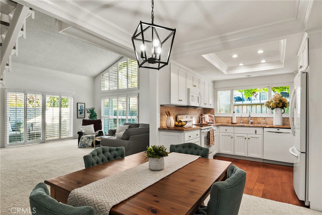 2351 Via Mariposa W A Property Photo 14