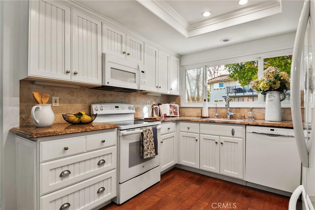 2351 Via Mariposa W A Property Photo 18