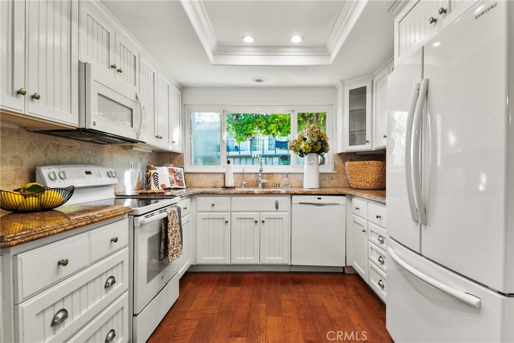 2351 Via Mariposa W A Property Photo 19