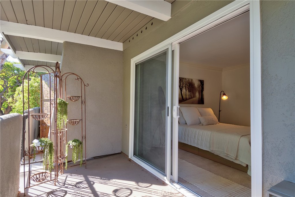 2351 Via Mariposa W A Property Photo 36