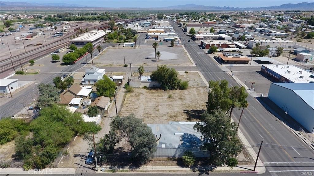 1150 W Broadway Street Property Photo 3