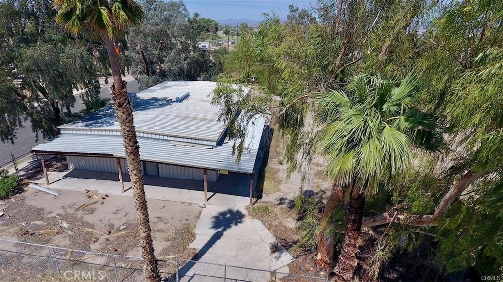 1150 W Broadway Street Property Photo 4