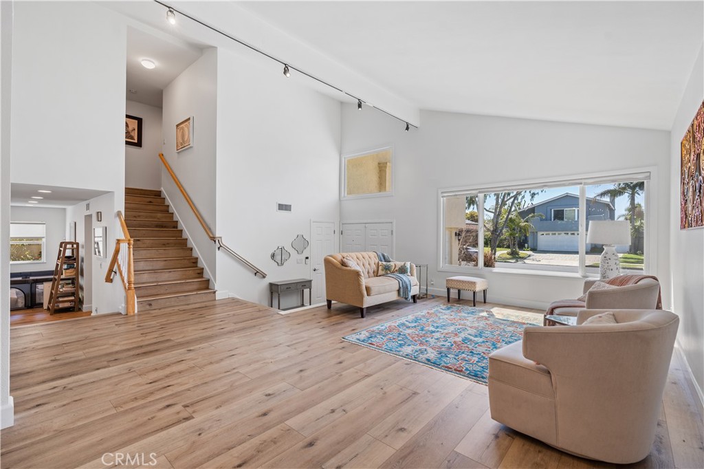 3861 Fenley Drive Property Photo 11