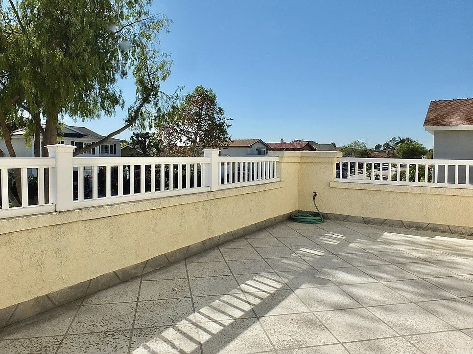 3861 Fenley Drive Property Photo 14